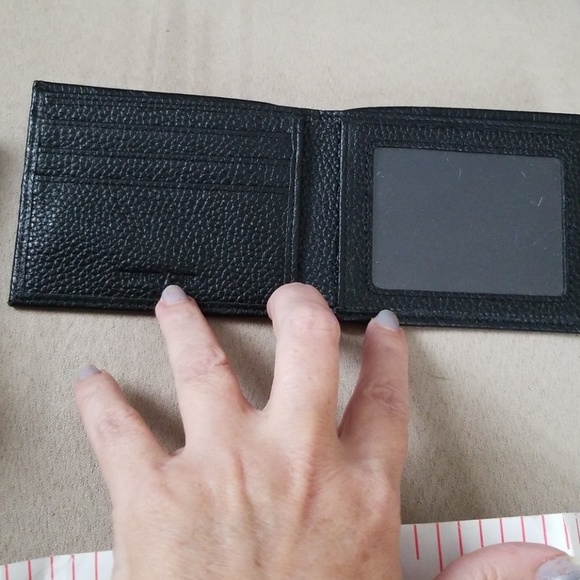 Calvin Klein embossed sig black leather bifold wlt - Picture 4 of 5